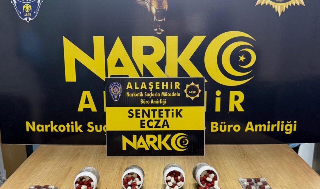 MANİSA (AA) – Manisa'nın Alaşehir ilçesinde üzerinde uyuşturucu hap bulunan