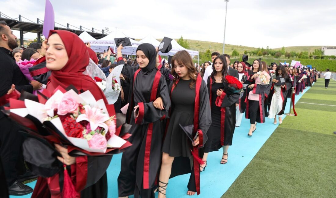 MARDİN (AA) – Mardin Artuklu Üniversitesinde 2025-2026 akademik yılı mezuniyet