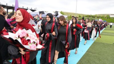 MARDİN (AA) – Mardin Artuklu Üniversitesinde 2025-2026 akademik yılı mezuniyet