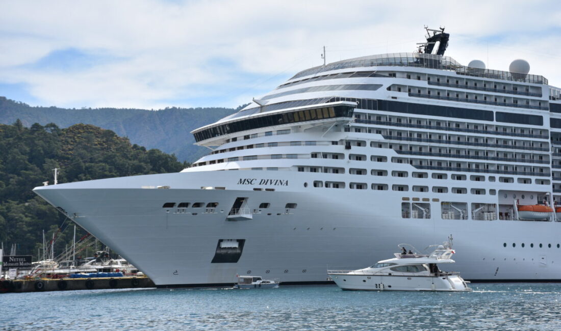 MUĞLA (AA) – Muğla'nın Marmaris ilçesini, Panama bayraklı "MSC Divina"