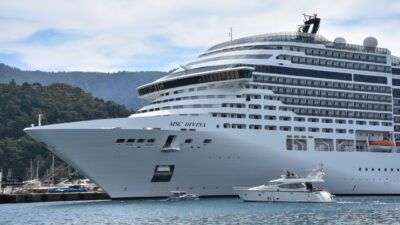 MUĞLA (AA) – Muğla'nın Marmaris ilçesini, Panama bayraklı "MSC Divina"