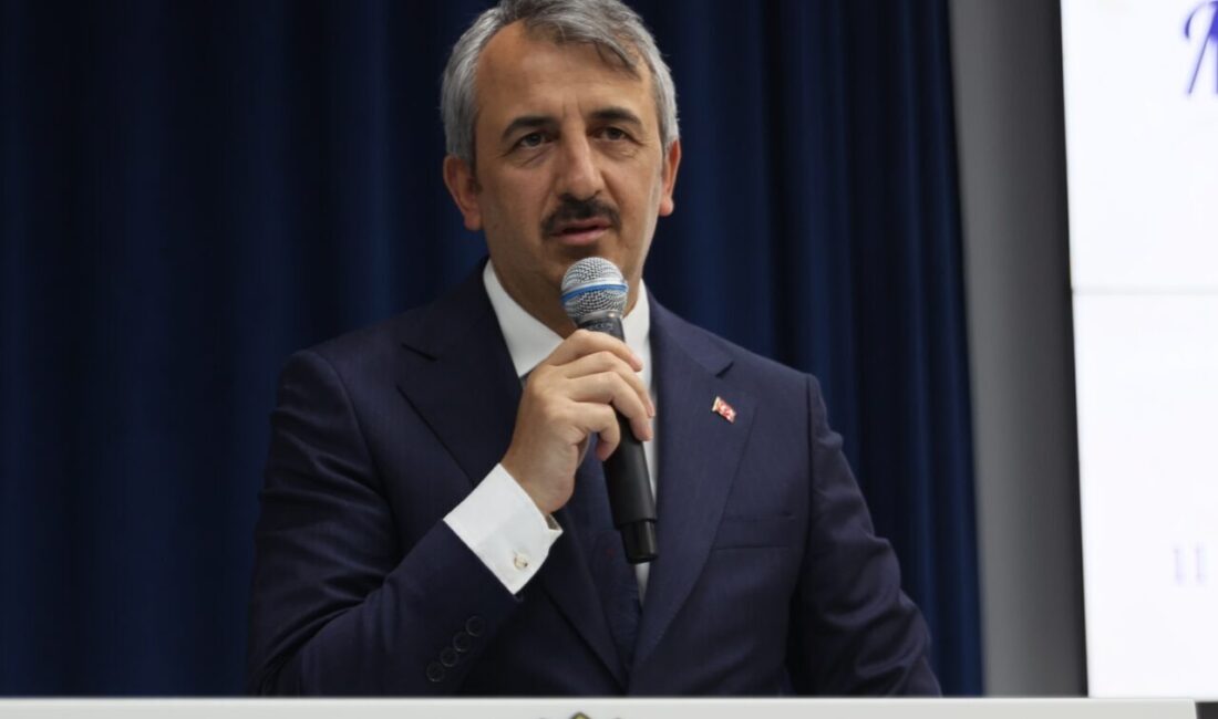 - Edirne Valisi Sezer:
- "Mehmet Akif Ersoy yaşantısıyla söylemlerini birleştiren