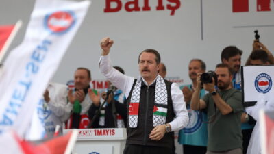 - Memur-Sen Genel Başkanı Ali Yalçın:
- "Bizi güçlü kılacak olan
