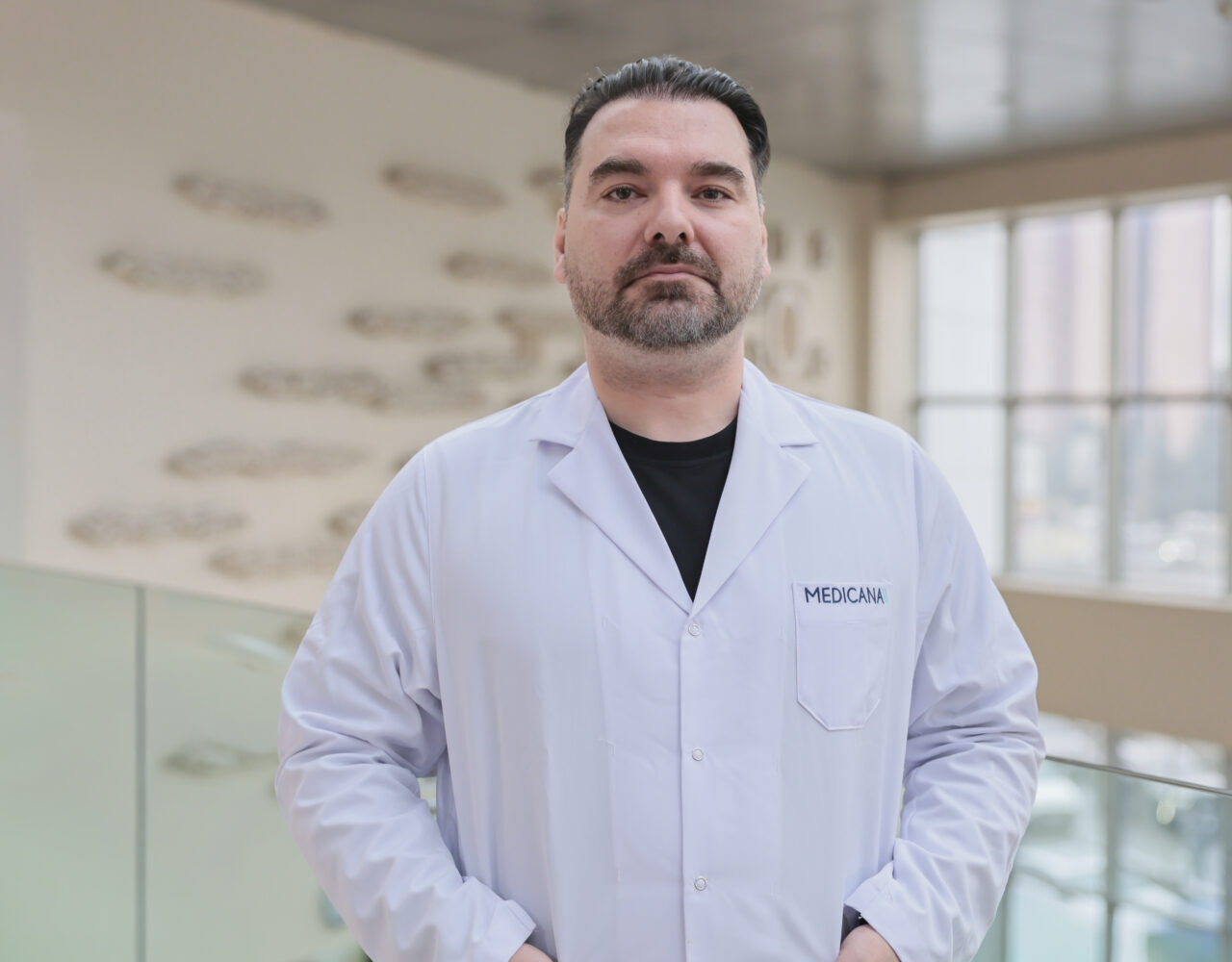 - Medicana Sağlık Grubu Ortopedi ve Travmatoloji Uzmanı Doç. Dr.