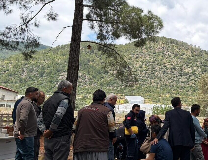 - Çocukları gibi mide bulantısı ve kusma şikayetiyle hastaneye kaldırılan