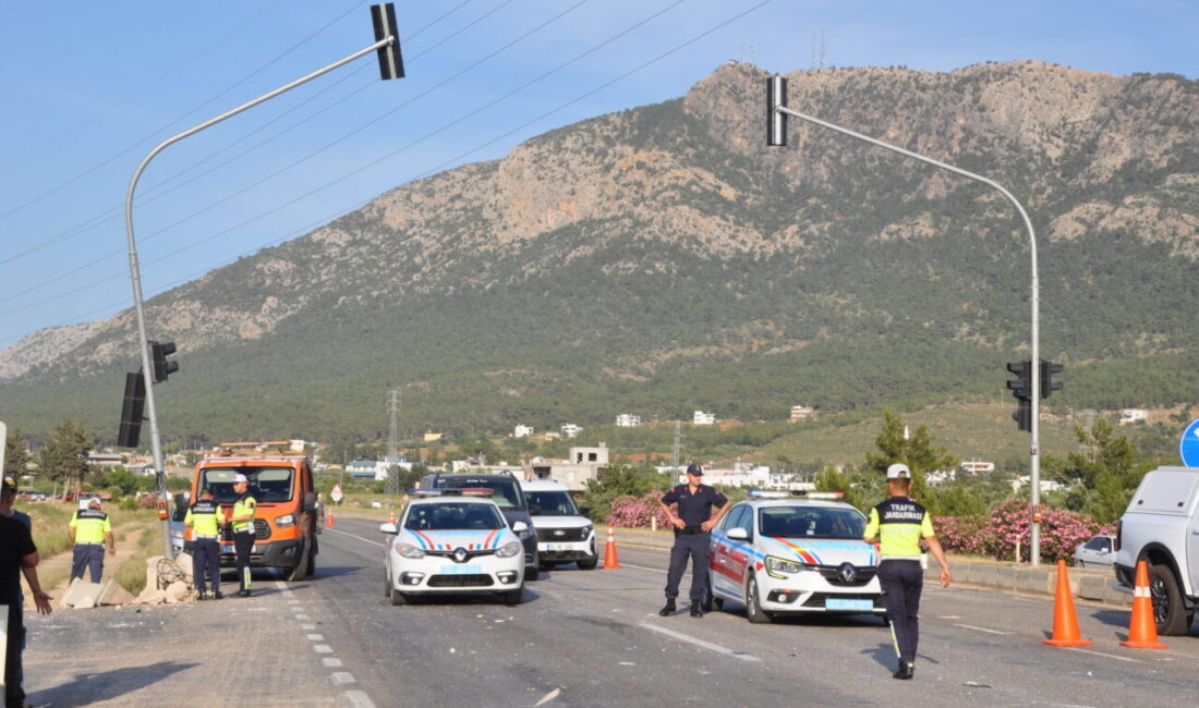 MERSİN (AA) – Mersin'in Silifke ilçesinde Rus uyruklu öğrencileri taşıyan