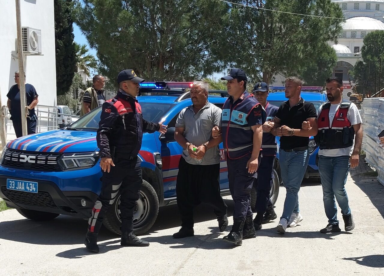 MERSİN (AA) – Mersin'de suç örgütüne yönelik operasyonda gözaltına alınan