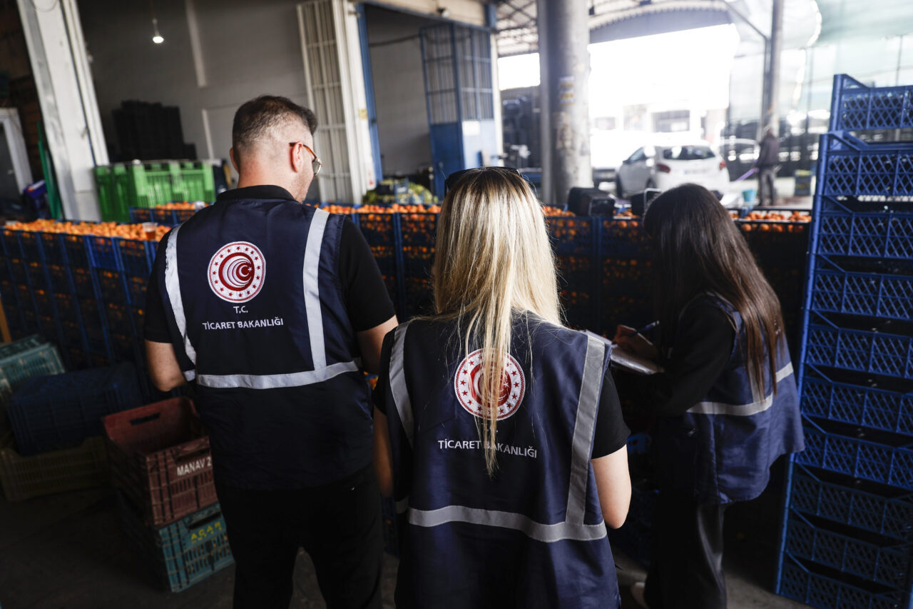 MERSİN (AA) – Mersin'de Ticaret İl Müdürlüğü ekipleri, Kurban Bayramı
