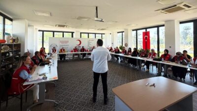MERSİN (AA) – Mersin'de Türk Kızılay gönüllülerine yönelik engelli ve