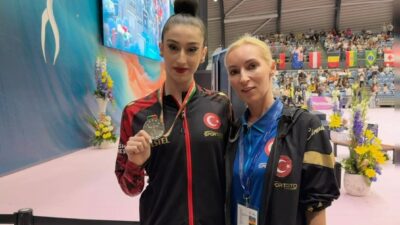 - Çember aletinde ikinci olan milli sporcu, ritmik cimnastikte Türkiye'ye