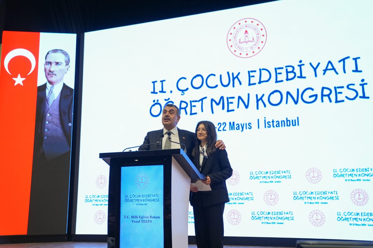 - "Biz, çocuklarımızın dijital bağımlılıktan uzak, keyifle okuyabilecekleri, okuduktan sonra