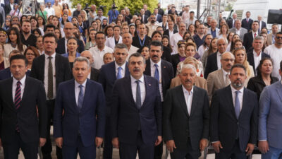 İZMİR (AA) – Milli Eğitim Bakanı Yusuf Tekin, İzmir Şehir