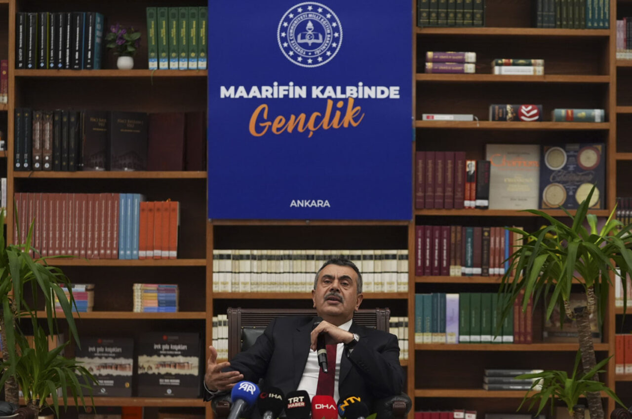 - "Üniversite sınavında karşınıza çıkabilecek bütün sorular bizim kitaplarımızdan çıkacak"
-