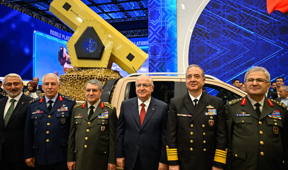 - "MKE'de çalışan çok değerli gizli kahramanlarımızın gece gündüz durmadan