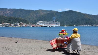 MUĞLA (AA) – Muğla'nın Marmaris ilçesine, Panama bayraklı "MSC Divina"