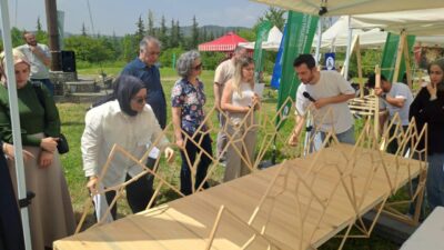 SAKARYA (AA) – Farklı üniversitelerde öğrenim gören mühendislik öğrencileri, Sakarya'da