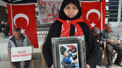 MUŞ (AA) – Muş'ta çocukları terör örgütü PKK tarafından kaçırılan