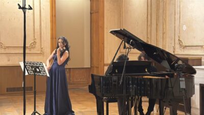 İSTANBUL (AA) – Keman virtüözü, besteci ve solist Melisa Uzunarslan