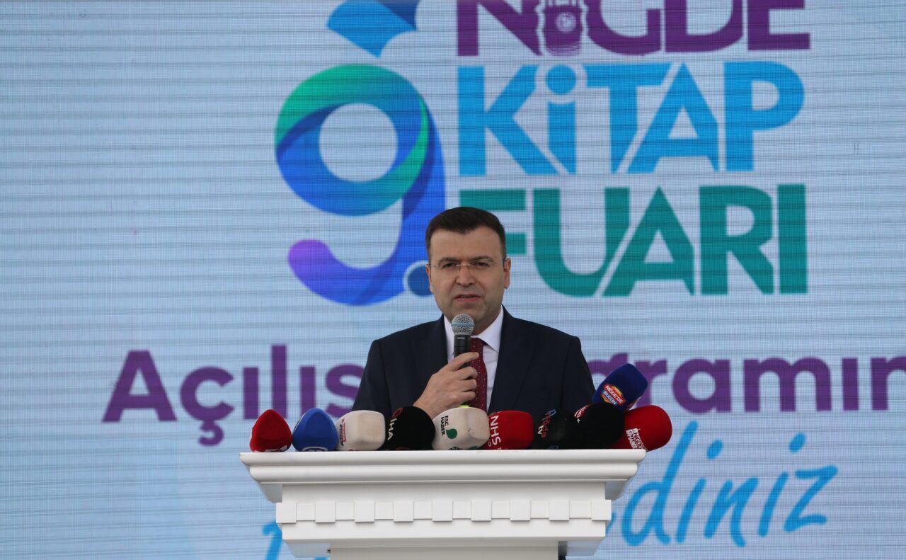 NİĞDE (AA) – Niğde Belediyesince "Okuyan Şehir" temasıyla düzenlenen 9.