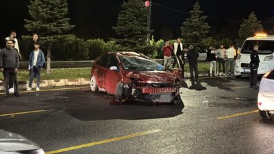 NİĞDE (AA) – Niğde'de devrilen otomobildeki 1 kişi yaralandı. Niğde-Bor