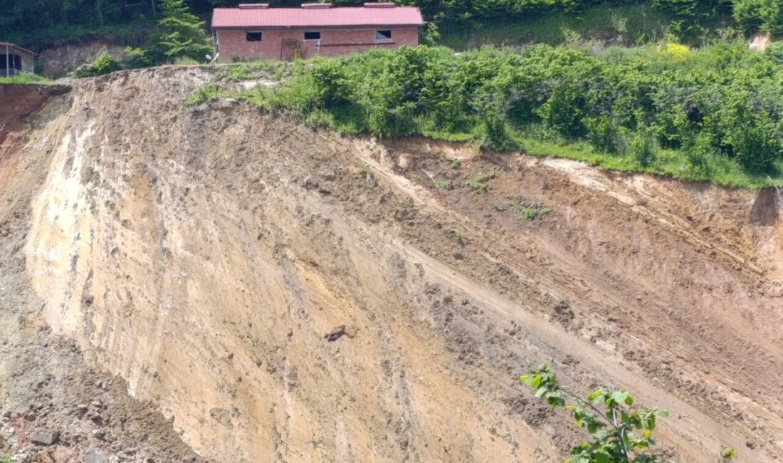 - Heyelan sonrası tedbir amaçlı 3 ev ve 1 ahır