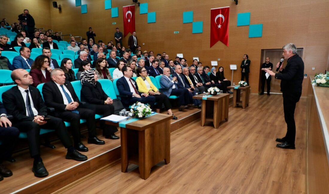 - Maden ve Petrol İşleri Genel Müdürü Arslan Narin:
- "Madeni