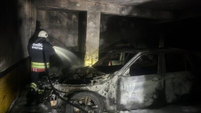 ORDU (AA) – Ordu'nun Altınordu ilçesinde bir apartmanın otoparkında çıkan