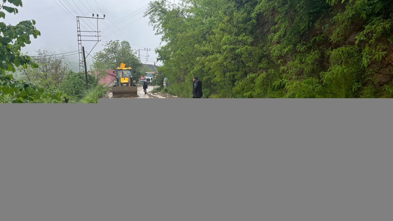 - Aybastı-Fatsa kara yolu heyelan nedeniyle ulaşıma kapandı