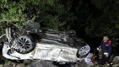 OSMANİYE (AA) – Osmaniye'nin Kadirli ilçesinde otomobilin şarampole devrilmesi sonucu
