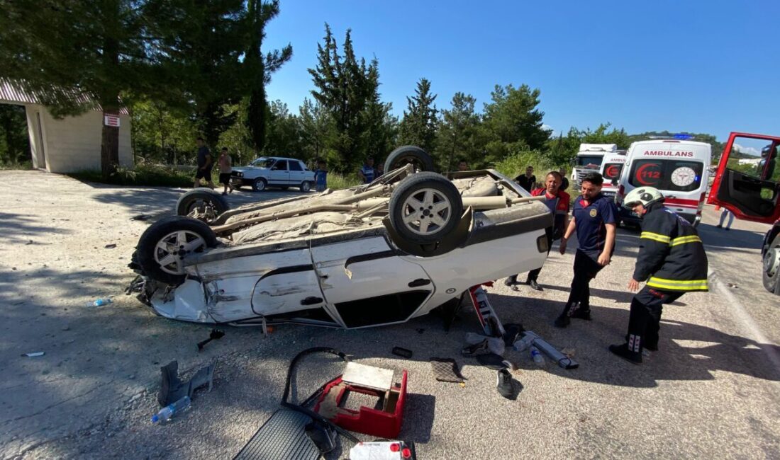 OSMANİYE (AA) – Osmaniye'nin Kadirli ilçesinde, park halindeki kamyonete çarpan