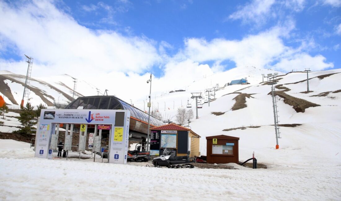 ERZURUM (AA) – Türkiye'nin önemli kış turizm merkezlerinden Erzurum'daki Palandöken'de,