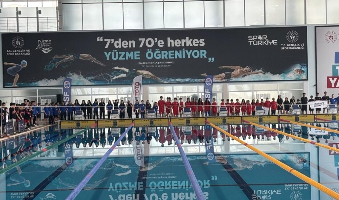 EDİRNE (AA) – Edirne'de, Paletli Yüzme Bireysel Türkiye Şampiyonası ve