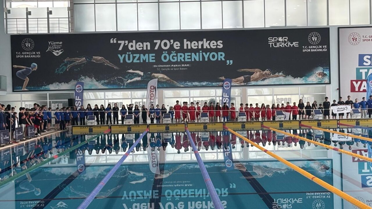EDİRNE (AA) – Edirne'de, Paletli Yüzme Bireysel Türkiye Şampiyonası ve