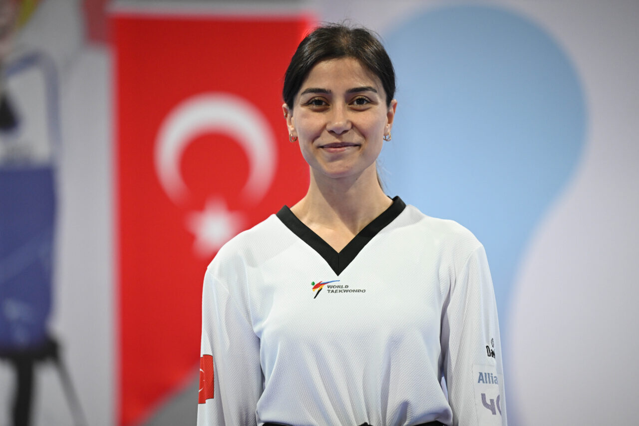 - Türkiye Tekvando Federasyonu Başkanı Bahri Tanrıkulu:
"Avrupa şampiyonasında 10'a yakın