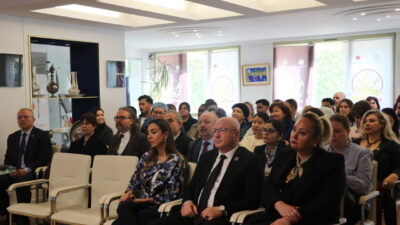 - Atatürk Kültür Merkezi Başkanı Doç. Dr. Zeki Eraslan:
- "Bu