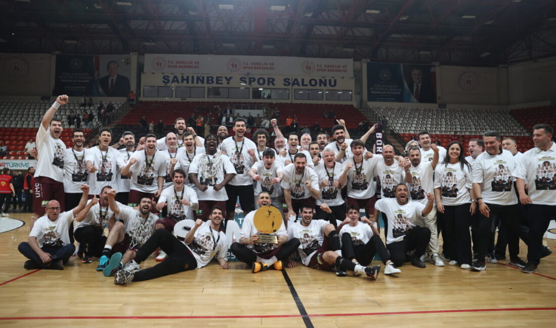 - Gaziantep Basketbol: 65 - Parmos Bordo: 79
- Balıkesir ekibi,