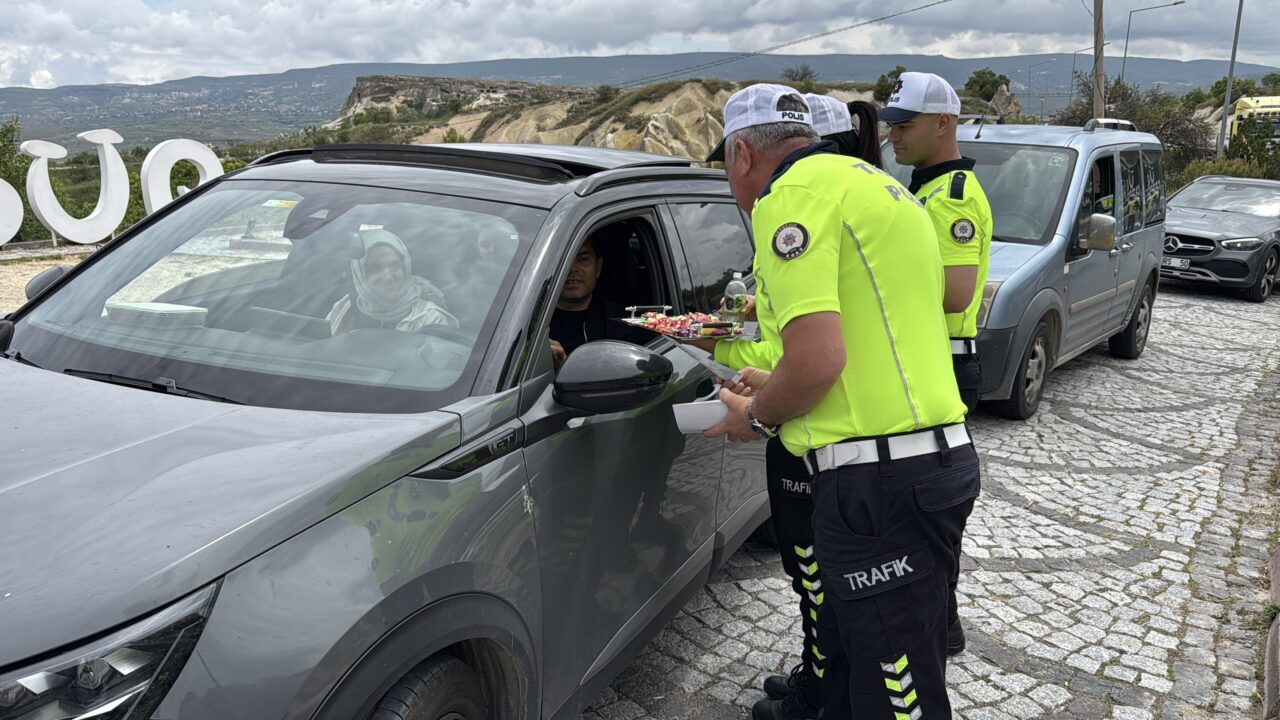 NEVŞEHİR (AA) – Kurban Bayramı tatili için Kapadokya'yı tercih eden