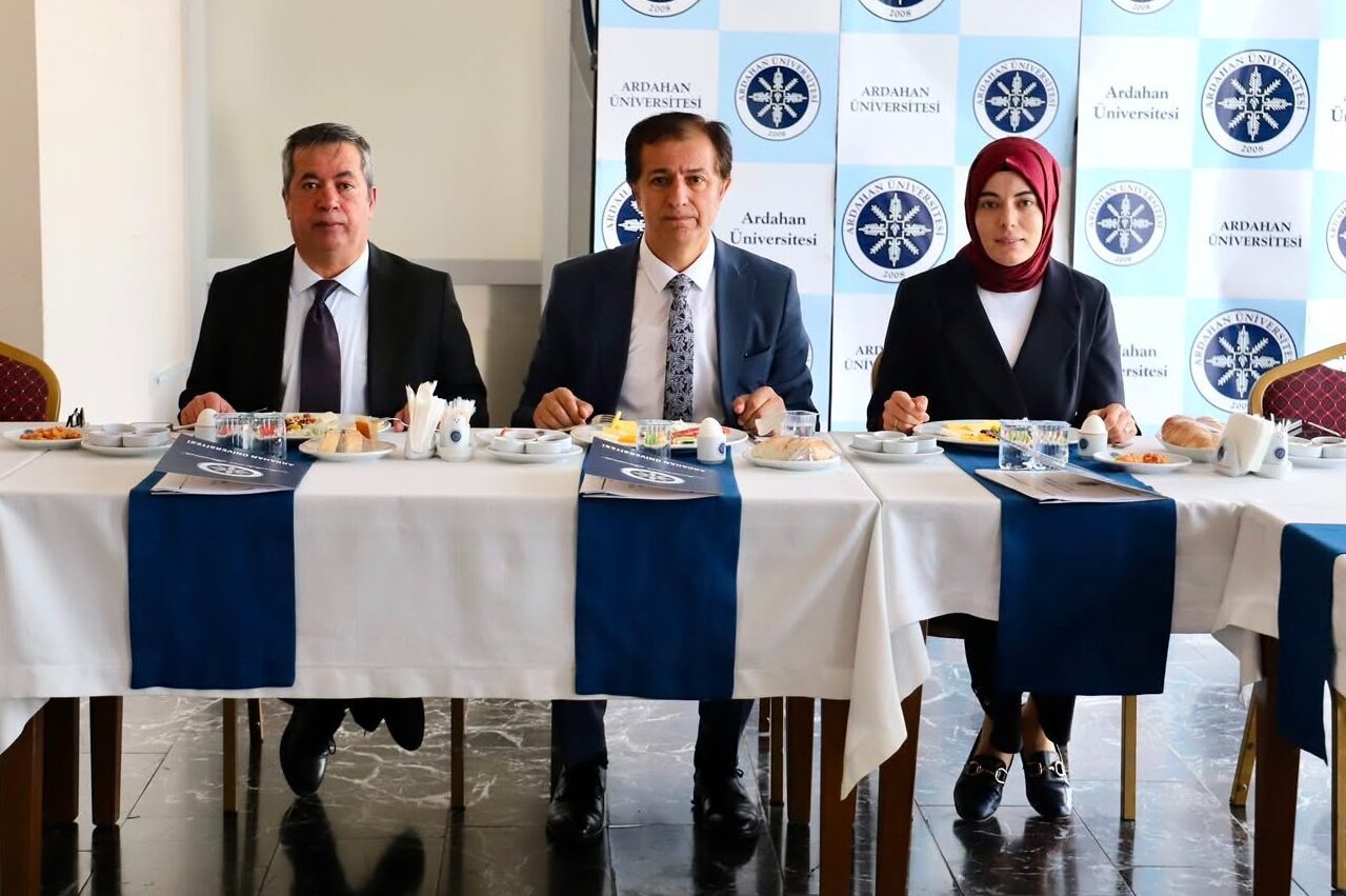 - "Bölgenin ihtiyaçları doğrultusunda Hayvan Sağlığı Eğitim, Araştırma ve Uygulama