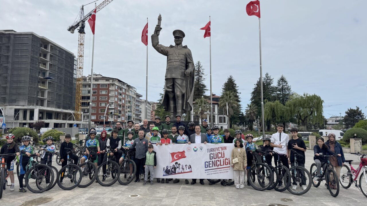 RİZE (AA) – Rize'de, 19 Mayıs Atatürk'ü Anma, Gençlik ve