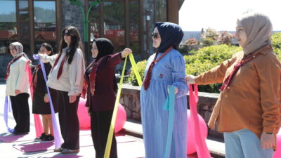 RİZE (AA) – Rize'de ebeler ve gebeler, Sağlık Bakanlığınca yürütülen