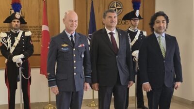 - Panelde, Türkiye'nin mevcut küresel güvenlik ortamındaki stratejik rolü kapsamlı