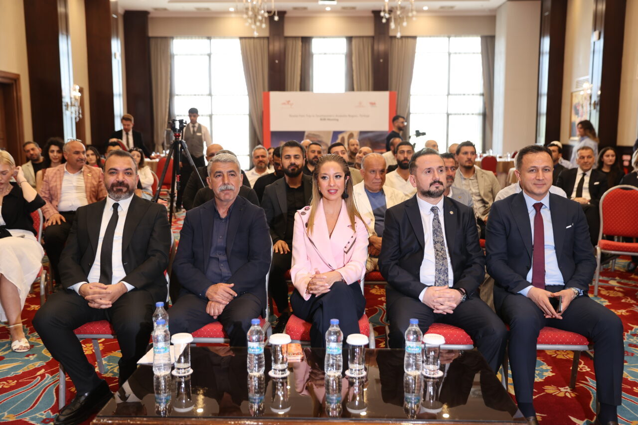 - Mardin İl Kültür ve Turizm Müdürü Vural Güngör:
- "Mardin