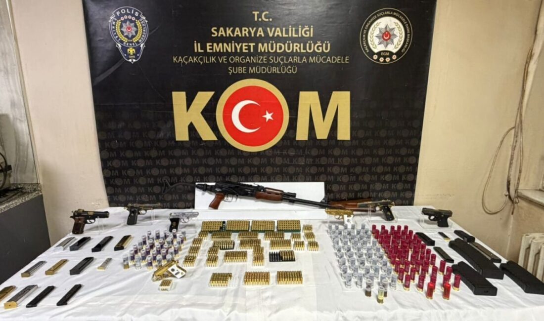 SAKARYA (AA) – Sakarya'da 7 ruhsatsız tabanca ele geçirilen operasyonda