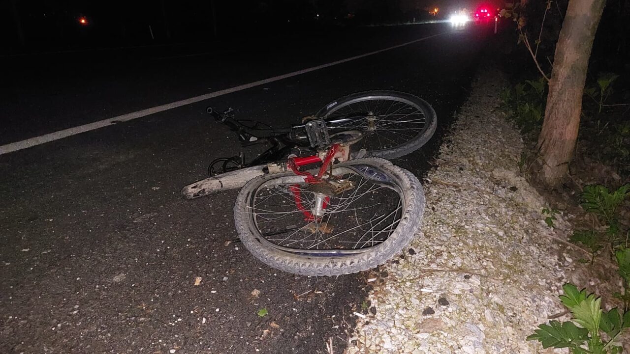 SAKARYA (AA) – Sakarya'nın Akyazı ilçesinde motosiklet ile bisikletin çarpışması