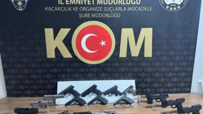 - Operasyonda 17 ruhsatsız tabanca ile çeşitli silah parçaları ele