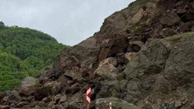 SAMSUN (AA) – Samsun-Asarcık kara yolunda meydana gelen heyelan sonrası