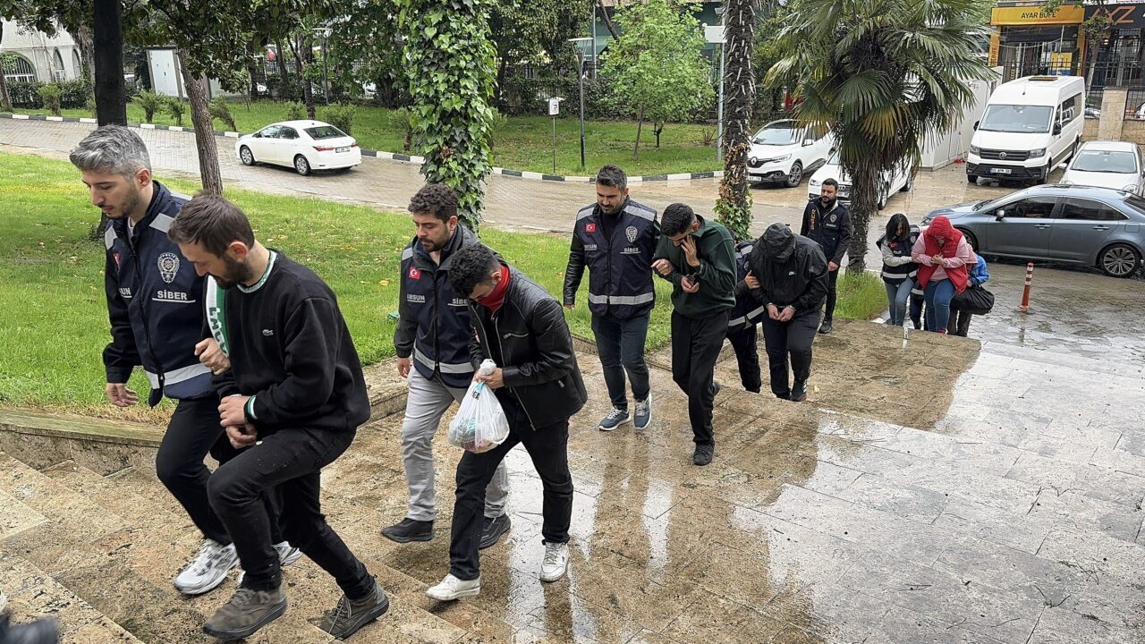 SAMSUN (AA) – Samsun merkezli 6 ilde düzenlenen dolandırıcılık operasyonunda