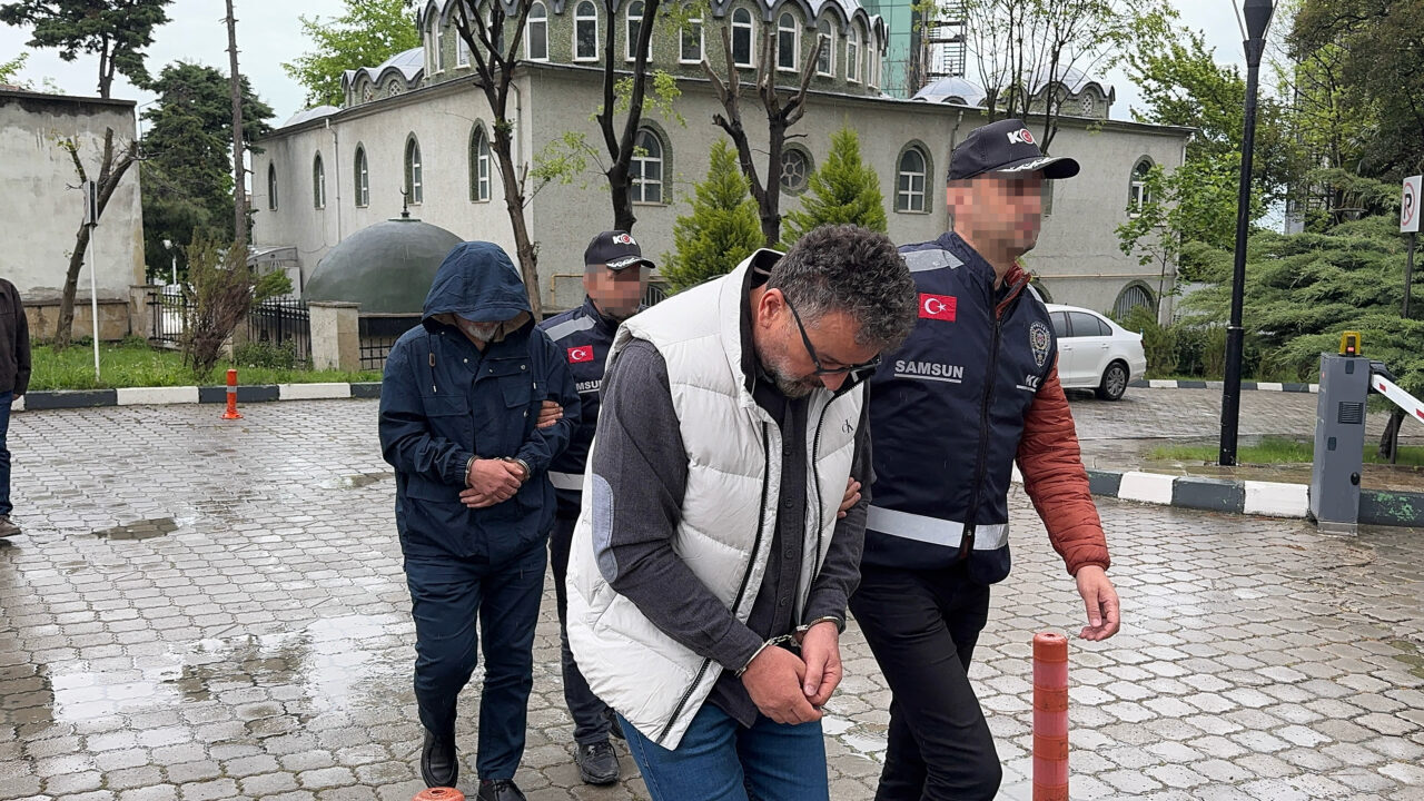 SAMSUN (AA) – Samsun merkezli 2 ilde düzenlenen rüşvet operasyonunda