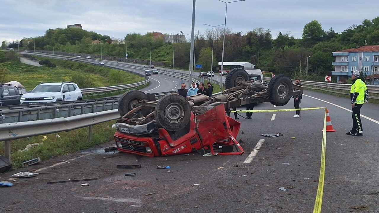 SAMSUN (AA) – Samsun'un Bafra ilçesinde, kamyonetin devrilmesi sonucu sürücü
