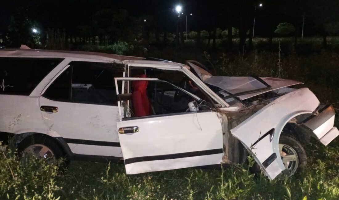 SAMSUN (AA) – Samsun'un Çarşamba ilçesinde devrilen otomobildeki 6 kişi